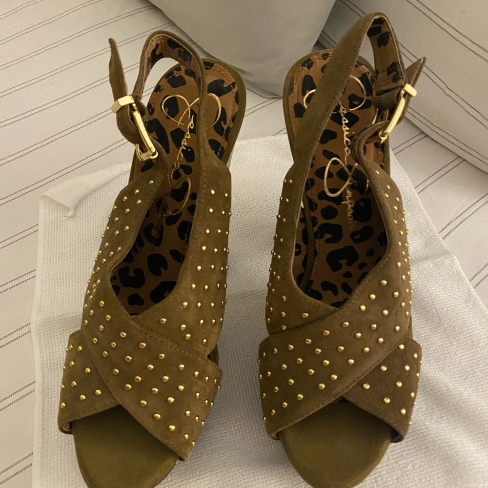 Jessica Simpson size 7 olive green brand new